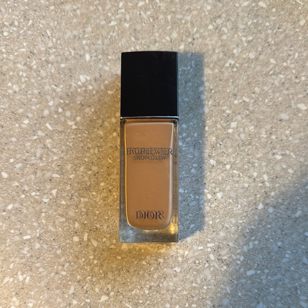 Dior Forever Skin Glow Foundation - Tan